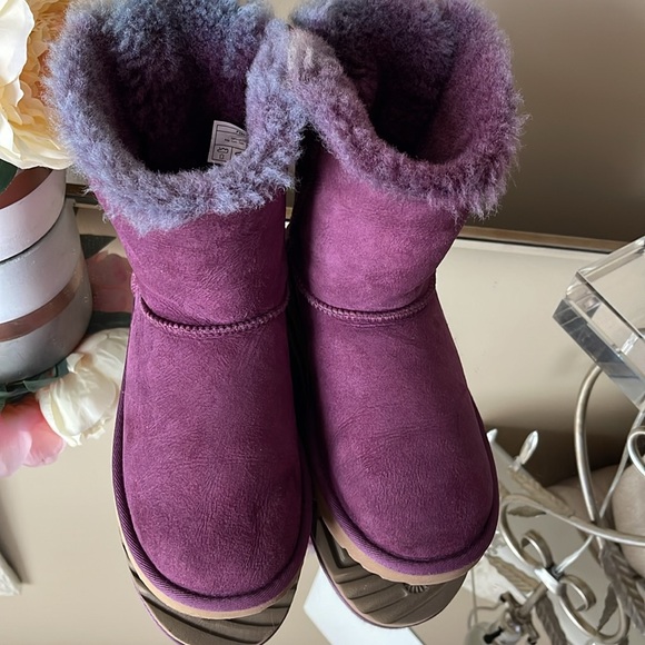 UGG boots Bailey Bow II purple eggplant purple and white striped lace bow tie - Picture 5 of 8